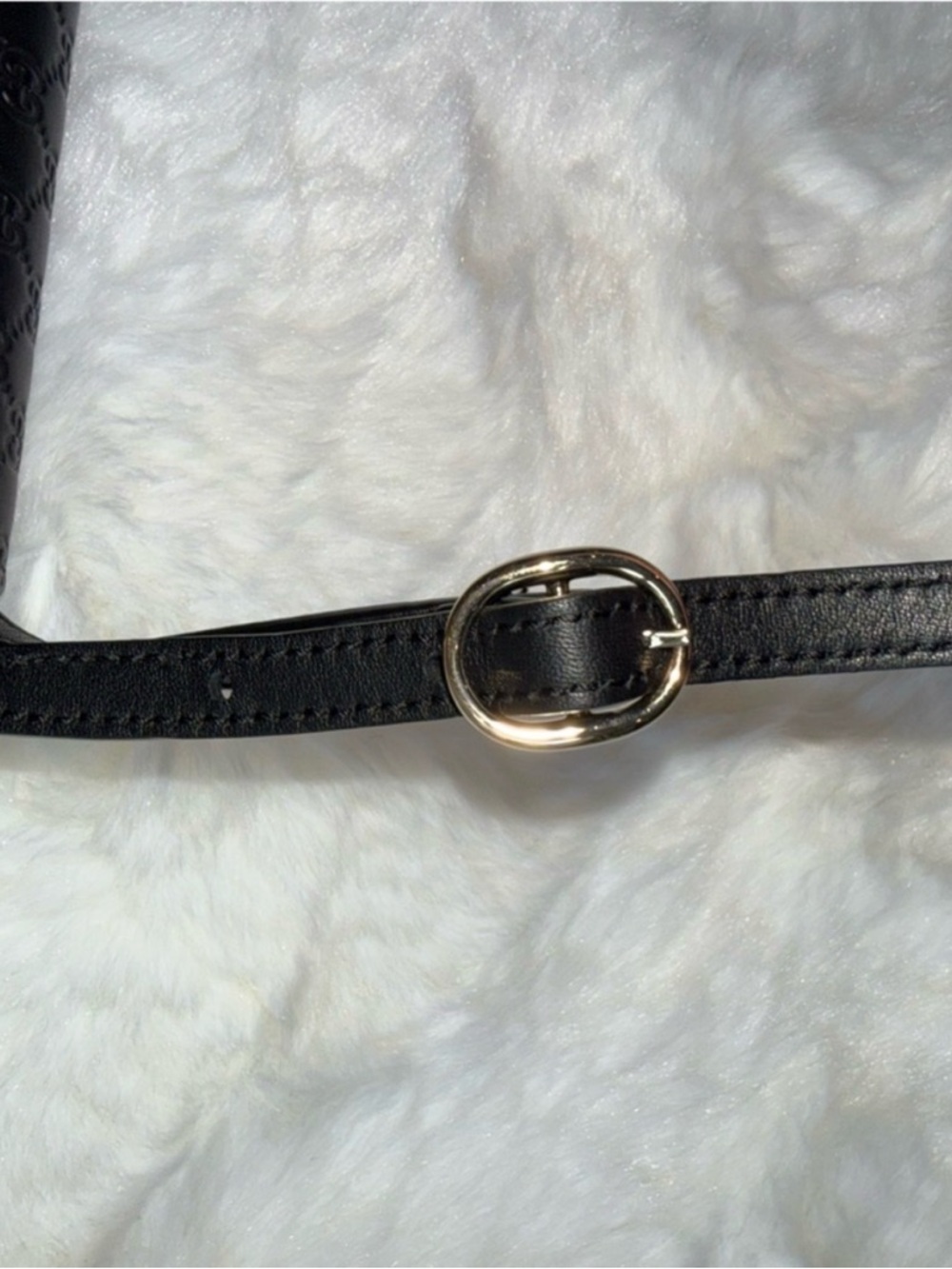 Gucci Microguccissima Crossbody Wallet - Picture 10 of 14